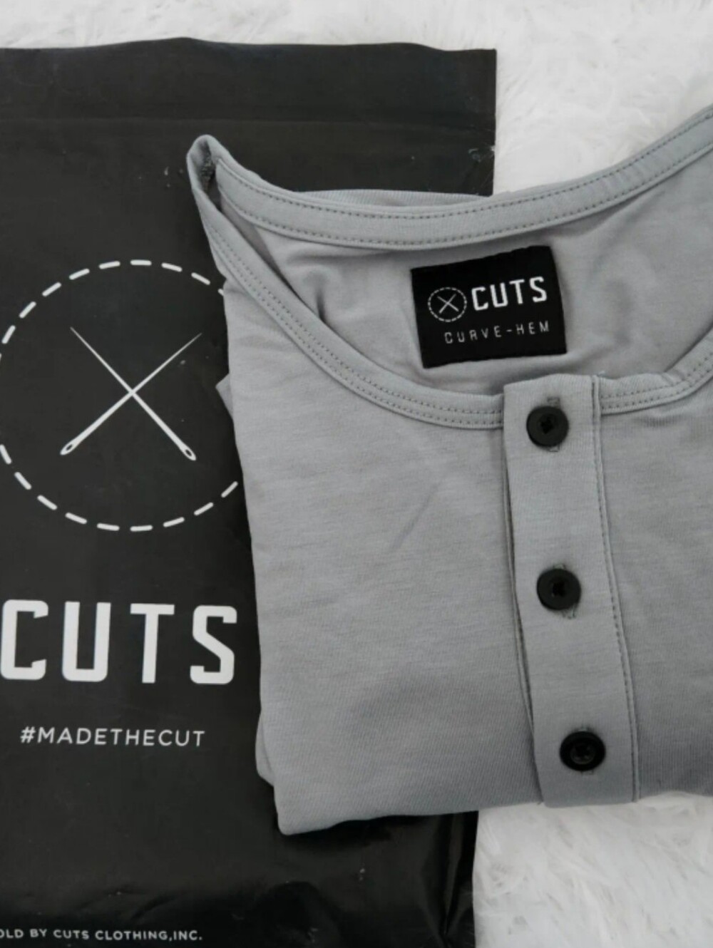 NEW CUTS SIZE XL Men’s Grey L/S Shirt